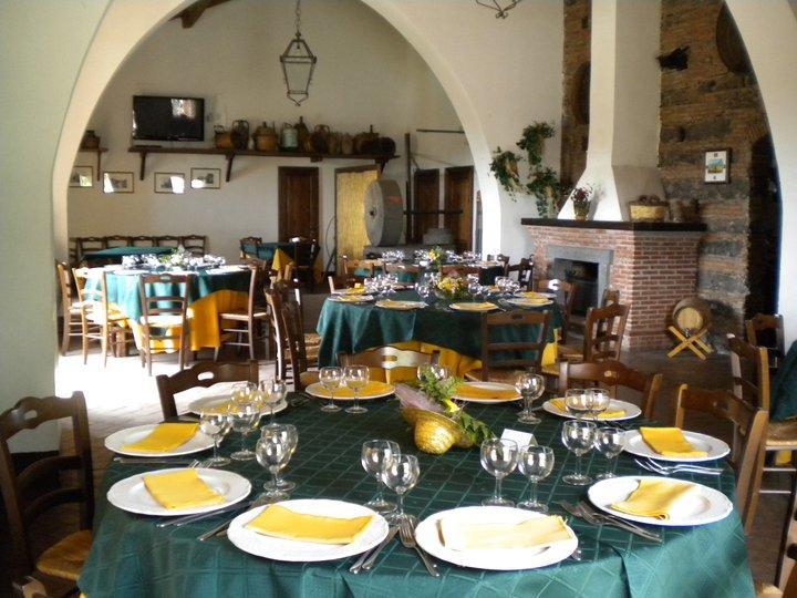 Вилла Il Casale Dell'Etna Патерно Экстерьер фото